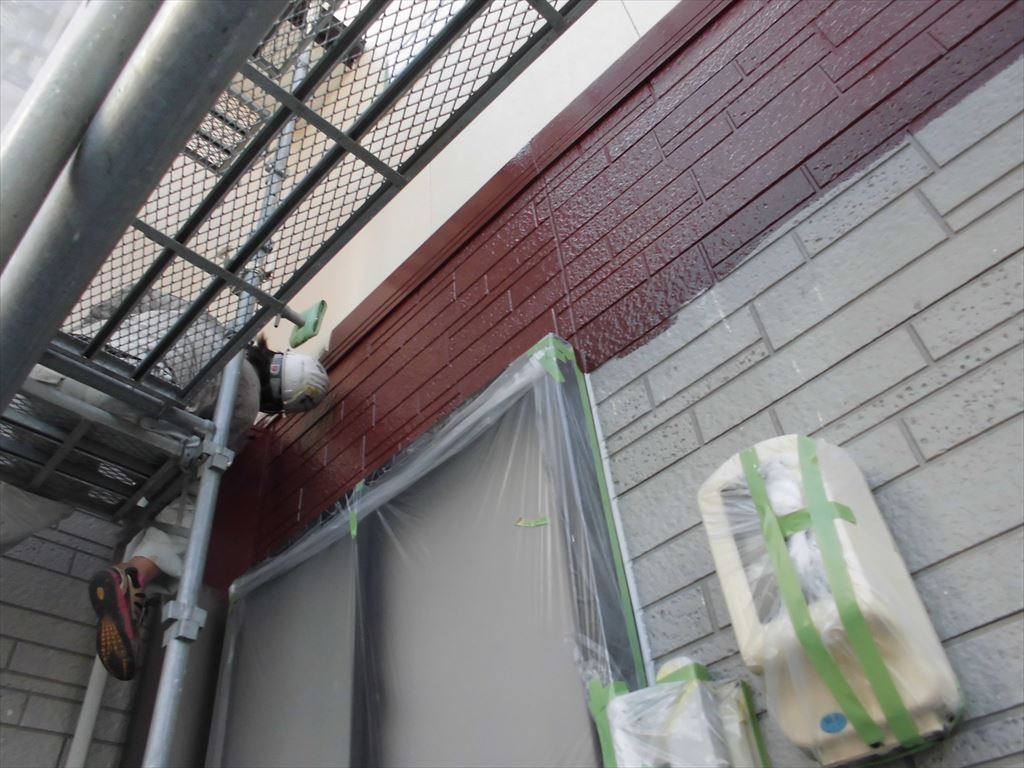 屋根カバー工法と外壁塗装の施工の様子3