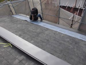 屋根カバー工法と外壁塗装の施工の様子4